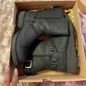 Black suede Uggs